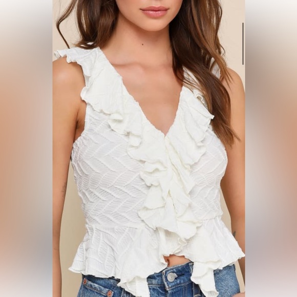 LULUS IVORY TOP SIZE SMALL - Picture 1 of 4